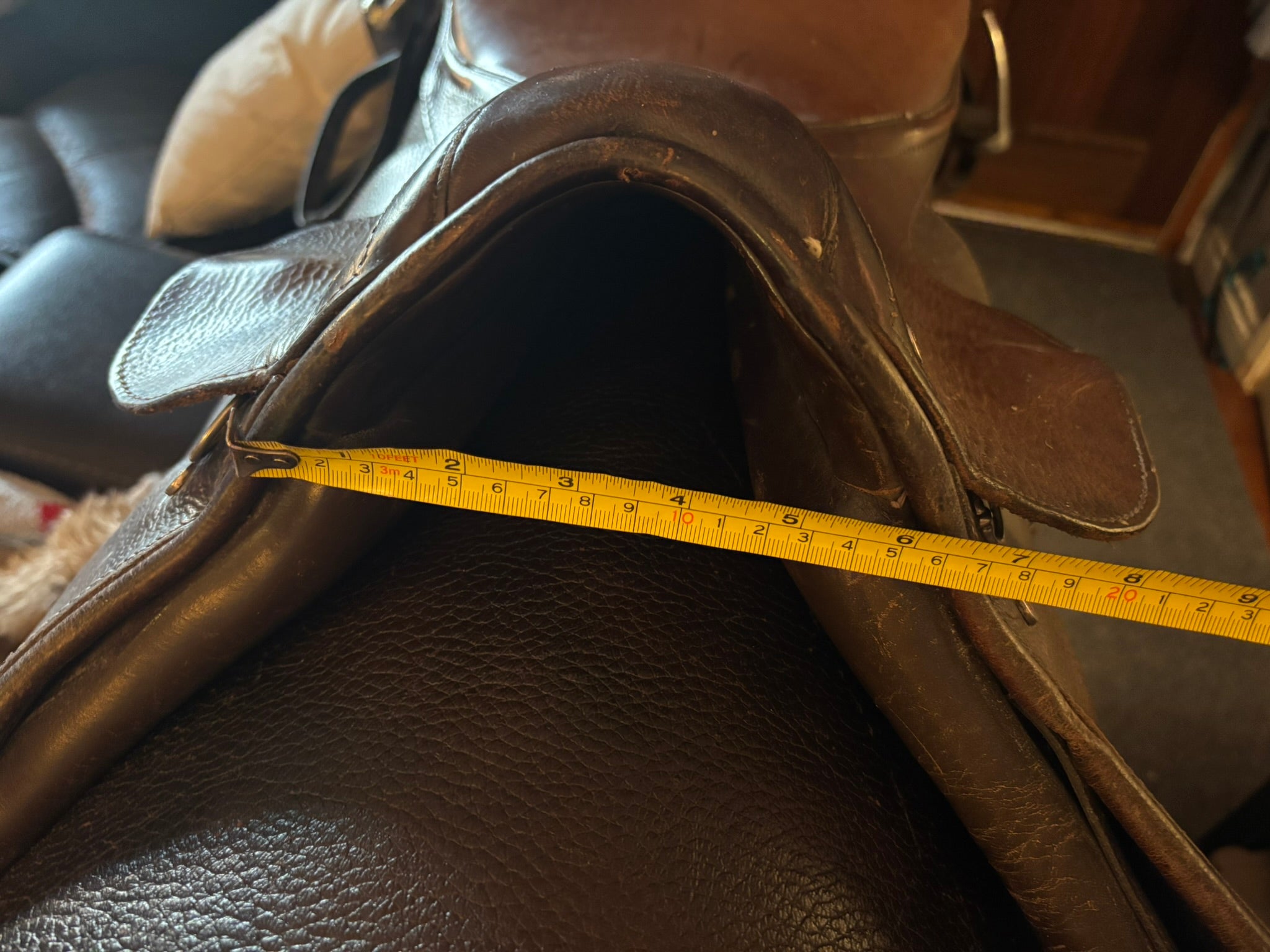 Courbette Derby Jumping Saddle - 16"